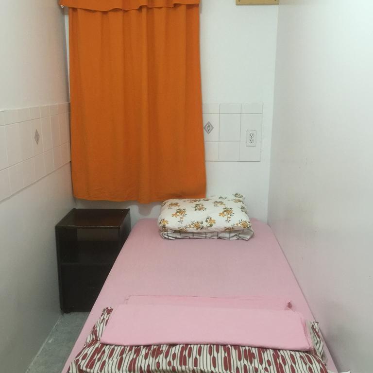 University Apartment Торонто Номер фото