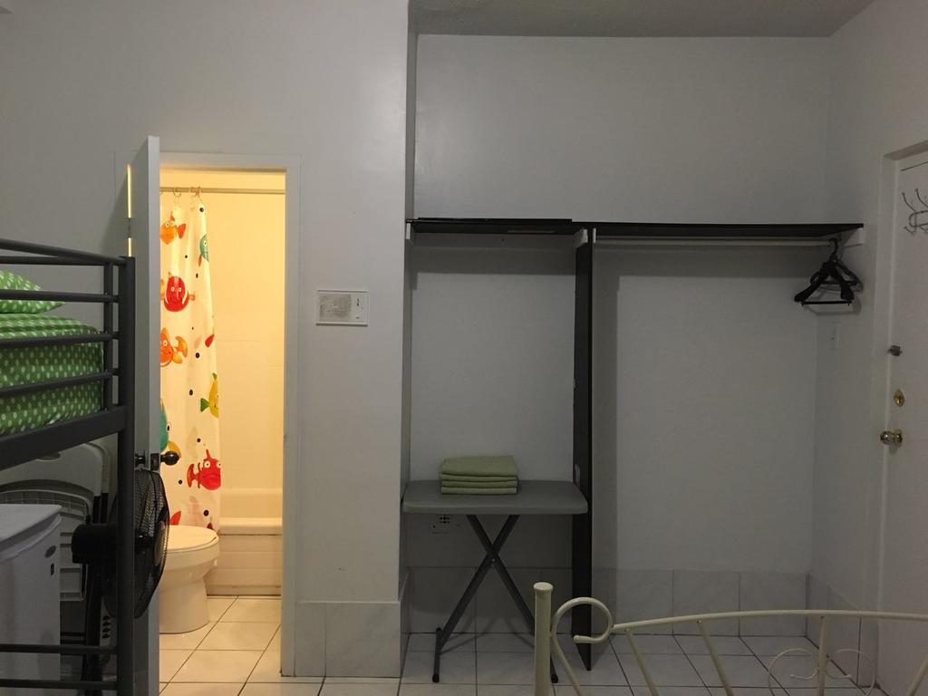 University Apartment Торонто Экстерьер фото