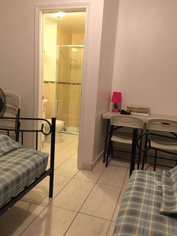 University Apartment Торонто Экстерьер фото