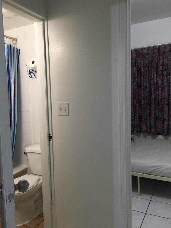 University Apartment Торонто Экстерьер фото