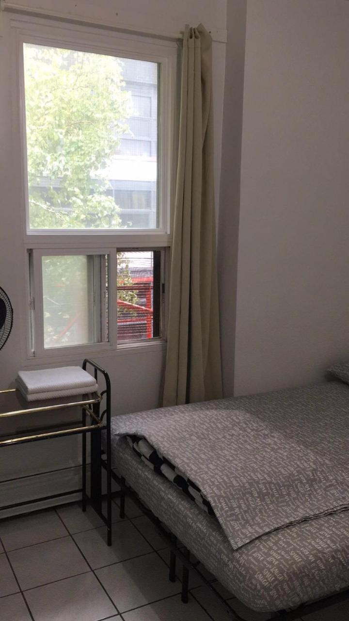 University Apartment Торонто Экстерьер фото