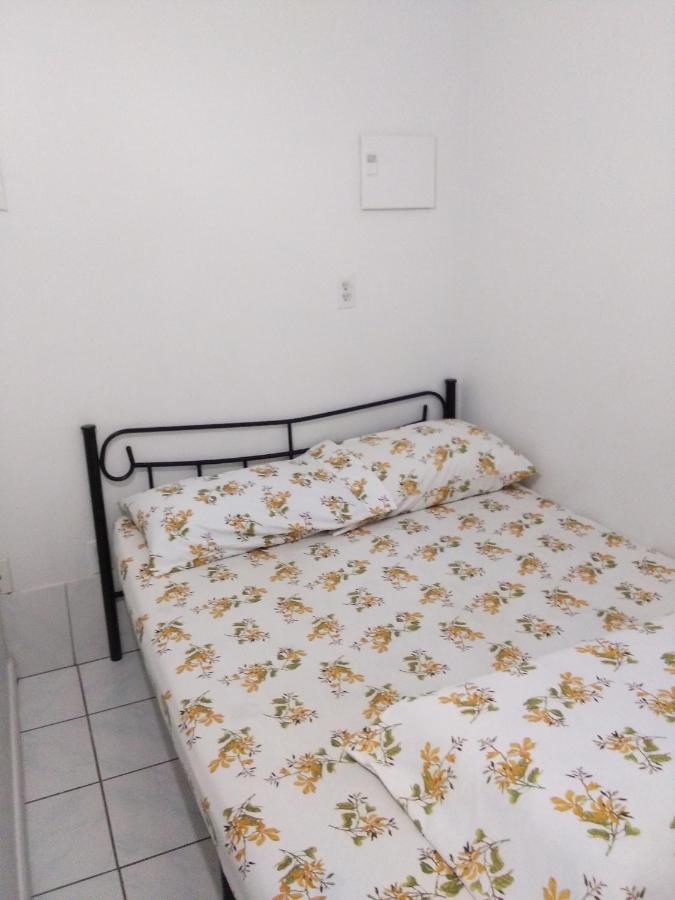 University Apartment Торонто Экстерьер фото